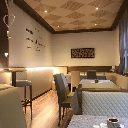 伯纳德酒店 3* 卡纳泽伊