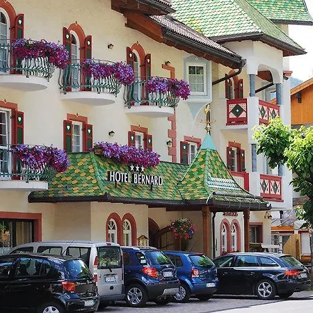 伯纳德酒店 卡纳泽伊