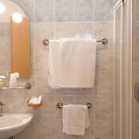 Bernard Hotel 3*