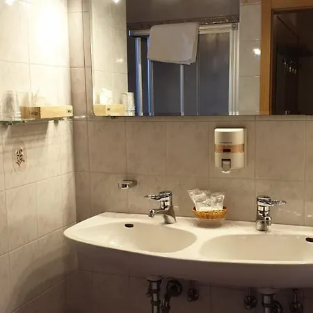 Bernard Hotel 3*