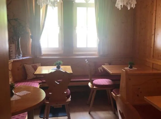 Bernard 3* קאנזיי